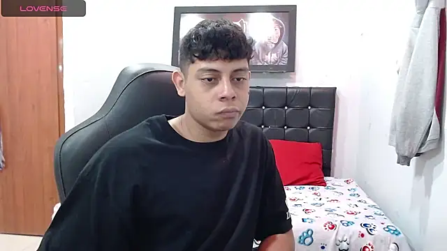 Snapshot of Wiiliam_20 chatting on 02.14.25 Wiiliam 20 online show from 02.14.25