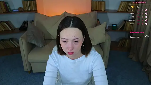 Hayle Hill online show from 03.15.25