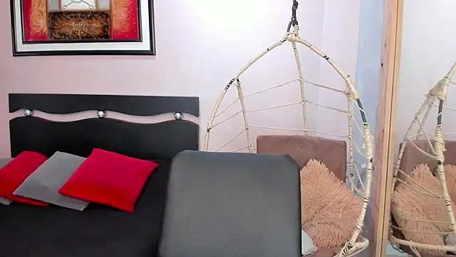  alaiasmile  online show from 04.19.26