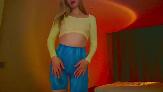 Snapshot of mia_raspberrie chatting on 01.31.25 mia raspberrie online show from 01.31.25