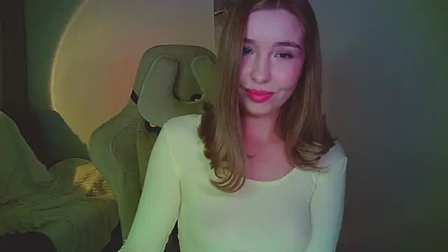 Snapshot of mia_raspberrie chatting on 03.03.26 mia raspberrie online show from 03.03.26