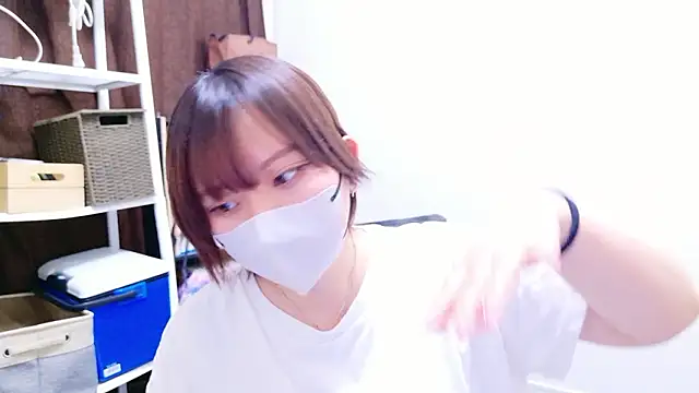 Snapshot of senachinnn chatting on 12.18.25 senachinnn online show from 12.18.25