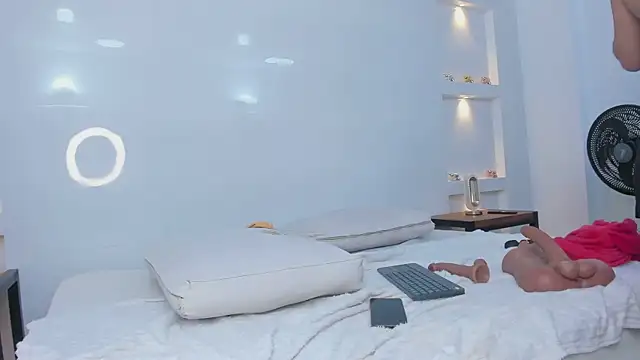 Dalia-Prada online show from 04.11.26