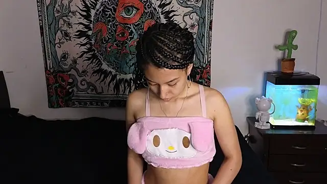 Snapshot of tony_and_sophia chatting on 02.16.26 tony and sophia online show from 02.16.26