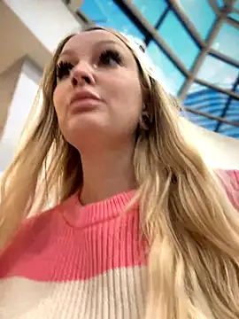 Teya moon  online show from 12.03.24