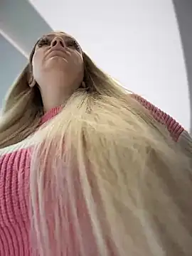 Teya moon  online show from 12.12.24