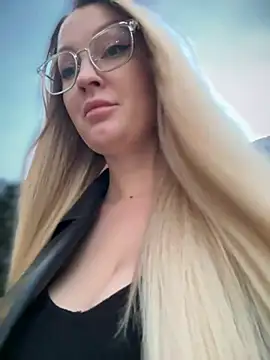 Teya moon  online show from 02.15.25