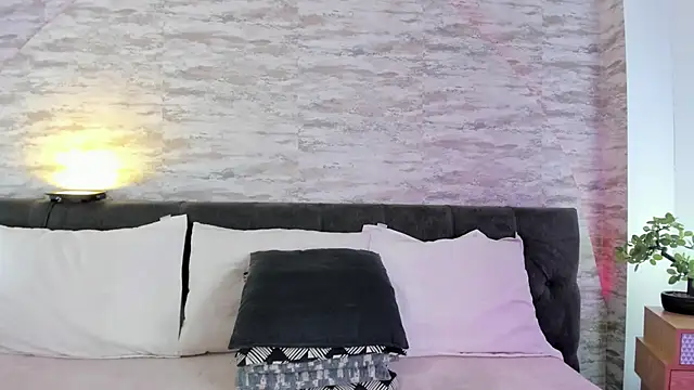 Anneth  M online show from 09.08.25