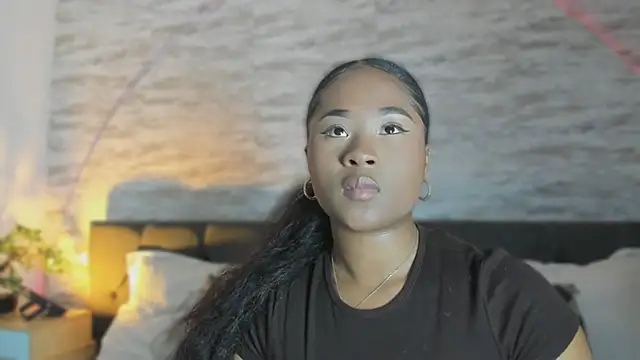 Anneth  M online show from 11.18.25