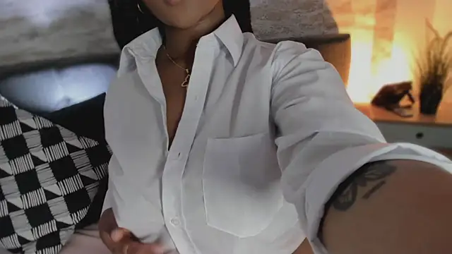 Snapshot of Anneth__M chatting on 02.12.26 Anneth M online show from 02.12.26