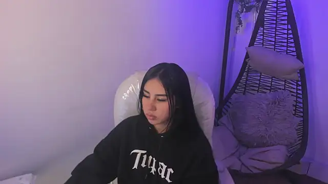 Chanttall  online show from 11.22.25