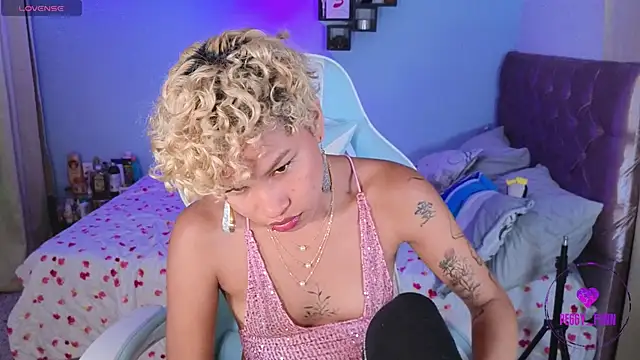 Peggy Funn online show from 01.04.25