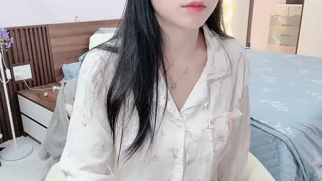 Snapshot of _Ely_ chatting on 11.19.25 Ely online show from 11.19.25