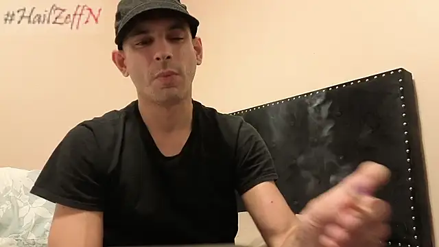 Snapshot of hailzeffn chatting on 10.20.25 hailzeffn online show from 10.20.25