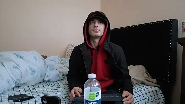 Snapshot of hailzeffn chatting on 10.21.25 hailzeffn online show from 10.21.25