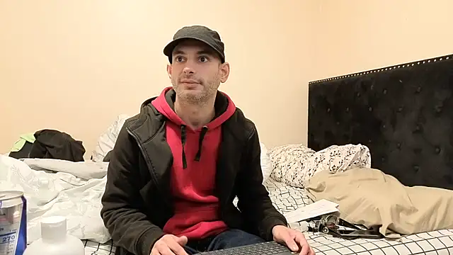 Snapshot of hailzeffn chatting on 10.24.25 hailzeffn online show from 10.24.25