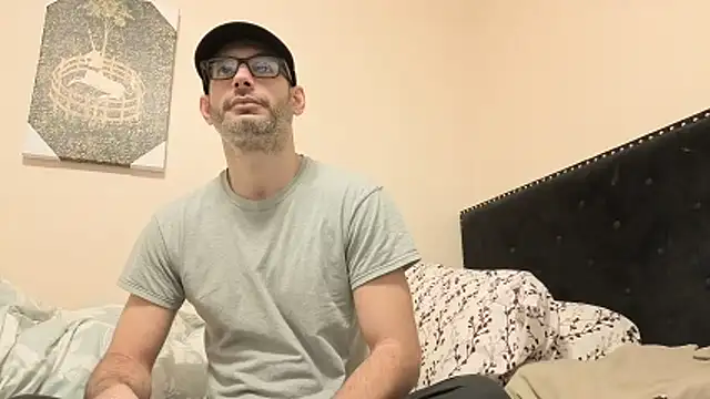 Snapshot of hailzeffn chatting on 11.28.25 hailzeffn online show from 11.28.25