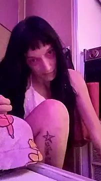 Snapshot of whitetrashdirtyslut chatting on 11.27.25 whitetrashdirtyslut online show from 11.27.25