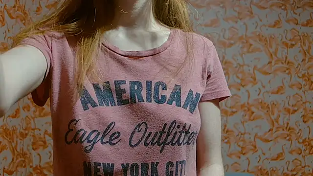 Snapshot of strawberrysmoothie chatting on 12.02.24 strawberrysmoothie online show from 12.02.24