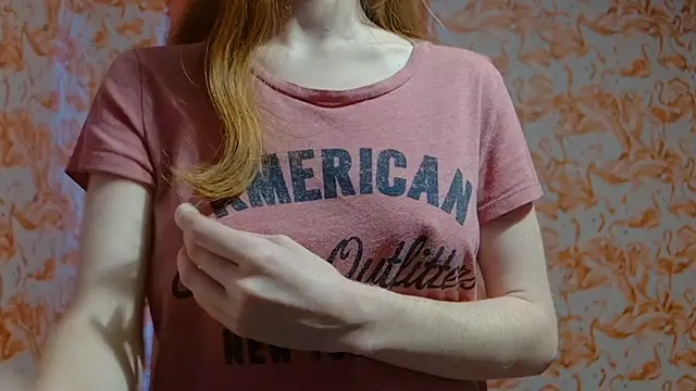 Snapshot of strawberrysmoothie chatting on 12.02.24 strawberrysmoothie online show from 12.02.24