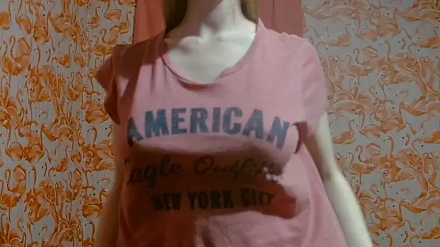 Snapshot of strawberrysmoothie chatting on 12.16.24 strawberrysmoothie online show from 12.16.24