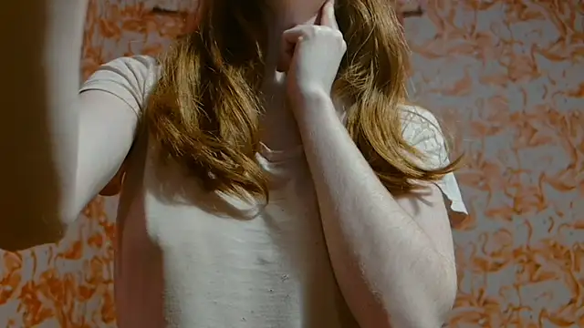 Snapshot of strawberrysmoothie chatting on 12.29.24 strawberrysmoothie online show from 12.29.24