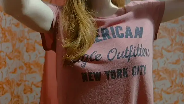 Snapshot of strawberrysmoothie chatting on 01.19.25 strawberrysmoothie online show from 01.19.25