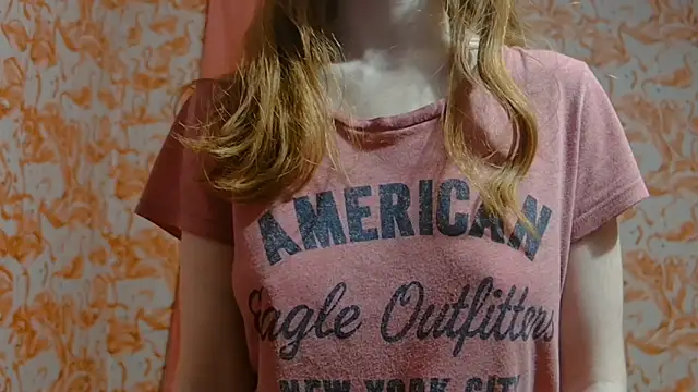 Snapshot of strawberrysmoothie chatting on 01.19.25 strawberrysmoothie online show from 01.19.25