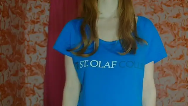 Snapshot of strawberrysmoothie chatting on 02.01.25 strawberrysmoothie online show from 02.01.25