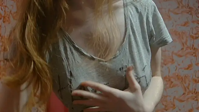 Snapshot of strawberrysmoothie chatting on 02.11.25 strawberrysmoothie online show from 02.11.25