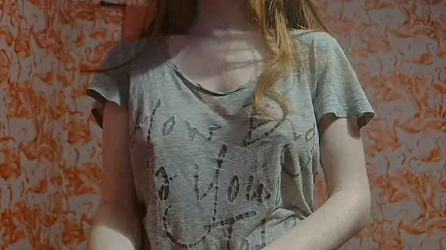 Snapshot of strawberrysmoothie chatting on 02.13.25 strawberrysmoothie online show from 02.13.25