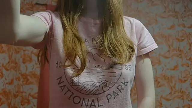 Snapshot of strawberrysmoothie chatting on 02.18.25 strawberrysmoothie online show from 02.18.25