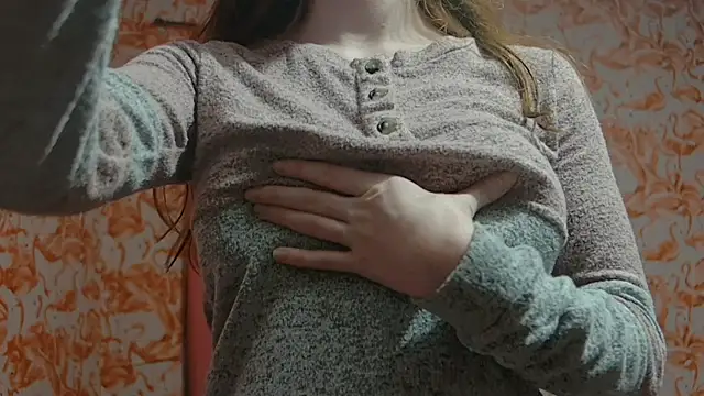 Snapshot of strawberrysmoothie chatting on 02.19.25 strawberrysmoothie online show from 02.19.25