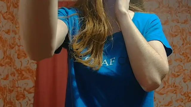 Snapshot of strawberrysmoothie chatting on 02.22.25 strawberrysmoothie online show from 02.22.25