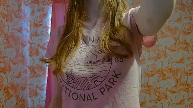 Snapshot of strawberrysmoothie chatting on 03.03.25 strawberrysmoothie online show from 03.03.25