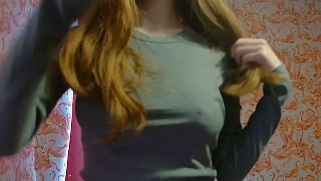 Snapshot of strawberrysmoothie chatting on 03.09.25 strawberrysmoothie online show from 03.09.25