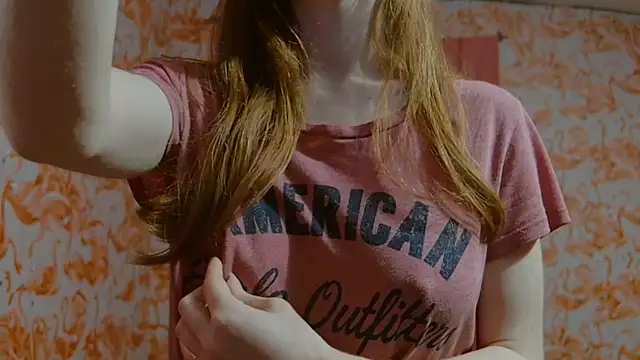 Snapshot of strawberrysmoothie chatting on 03.17.25 strawberrysmoothie online show from 03.17.25