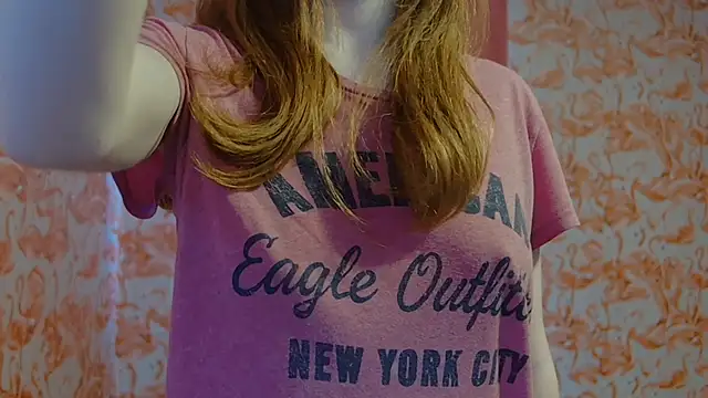 Snapshot of strawberrysmoothie chatting on 03.17.25 strawberrysmoothie online show from 03.17.25