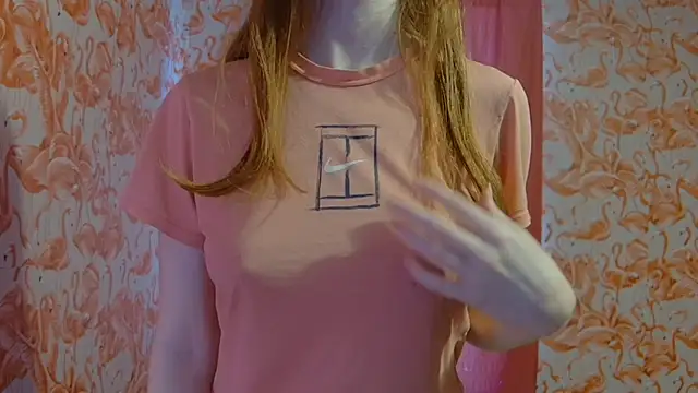 Snapshot of strawberrysmoothie chatting on 03.18.25 strawberrysmoothie online show from 03.18.25