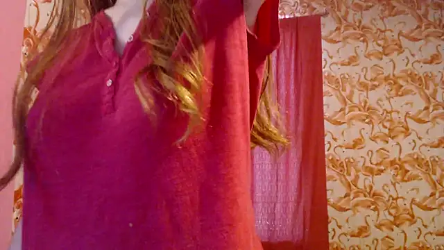 Snapshot of strawberrysmoothie chatting on 09.15.25 strawberrysmoothie online show from 09.15.25