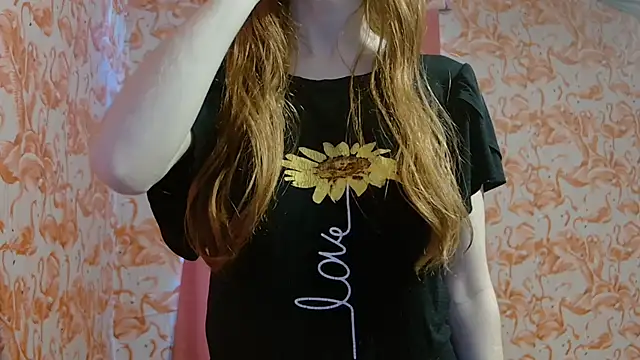 Snapshot of strawberrysmoothie chatting on 09.18.25 strawberrysmoothie online show from 09.18.25