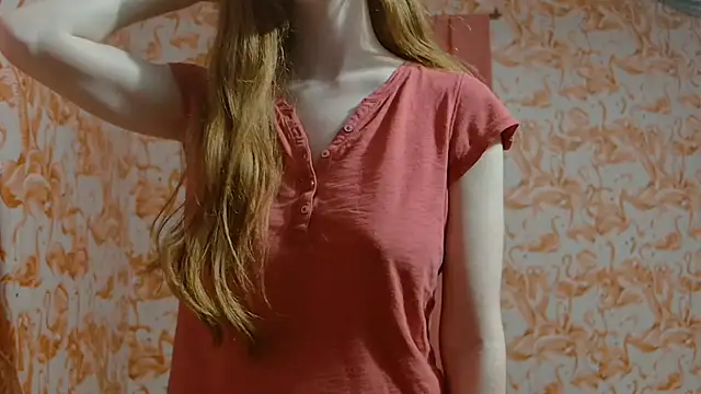 Snapshot of strawberrysmoothie chatting on 09.25.25 strawberrysmoothie online show from 09.25.25