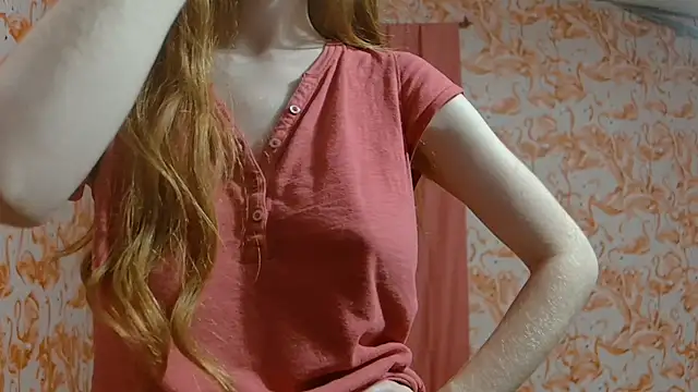 Snapshot of strawberrysmoothie chatting on 09.26.25 strawberrysmoothie online show from 09.26.25