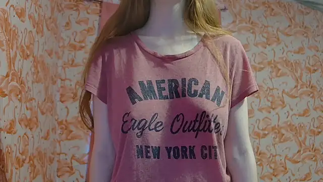 Snapshot of strawberrysmoothie chatting on 09.30.25 strawberrysmoothie online show from 09.30.25