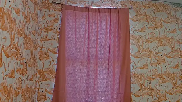 Snapshot of strawberrysmoothie chatting on 10.14.25 strawberrysmoothie online show from 10.14.25