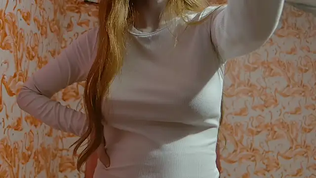 Snapshot of strawberrysmoothie chatting on 10.31.25 strawberrysmoothie online show from 10.31.25