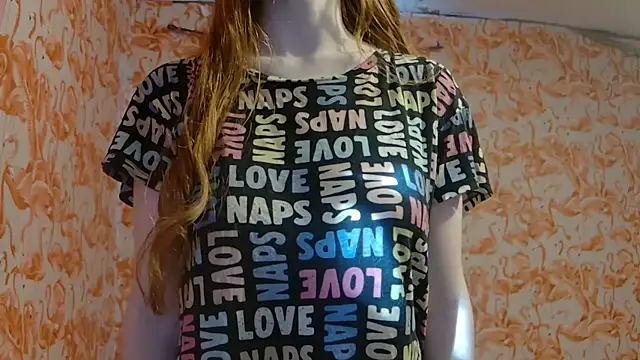 Snapshot of strawberrysmoothie chatting on 11.06.25 strawberrysmoothie online show from 11.06.25