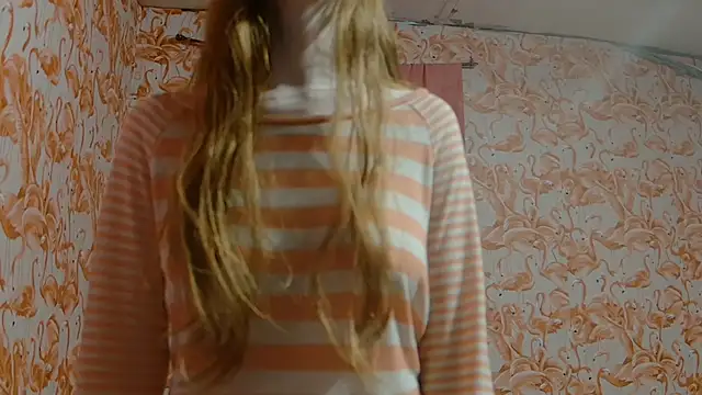 Snapshot of strawberrysmoothie chatting on 11.11.25 strawberrysmoothie online show from 11.11.25