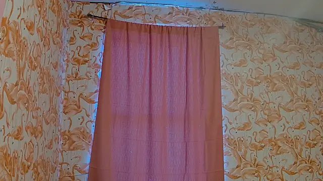 Snapshot of strawberrysmoothie chatting on 11.12.25 strawberrysmoothie online show from 11.12.25