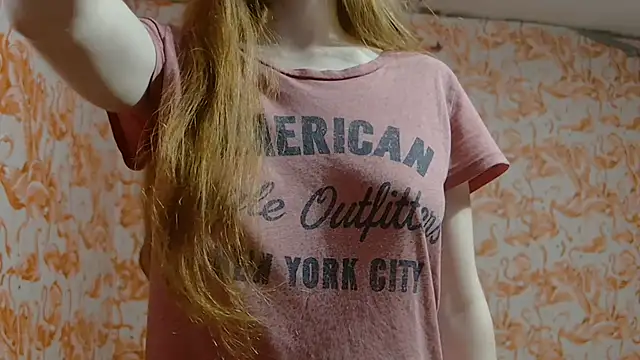 Snapshot of strawberrysmoothie chatting on 11.25.25 strawberrysmoothie online show from 11.25.25